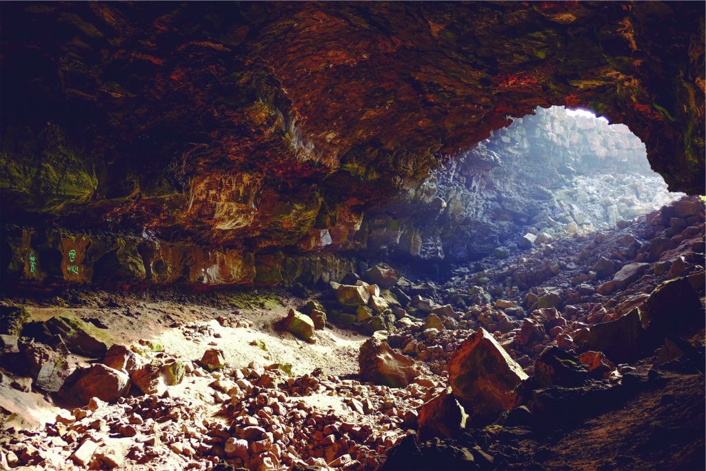 CAVERNA DE ADULÃO