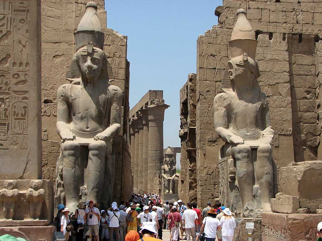 O DESENVOLVIMENTO DO TURISMO EM LUXOR - PACOTE EM OFERTA