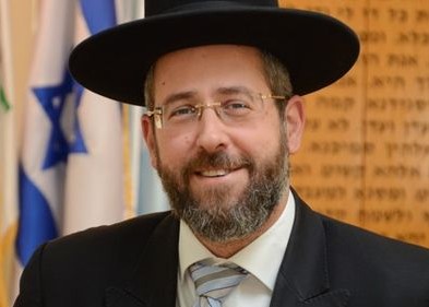 DAVID LAU/ RABINO - ORIENTA POPULAÇÃO A FAZER JEJUM PELO PAIS DE ISRAEL - VPI TURISMO INFORMA