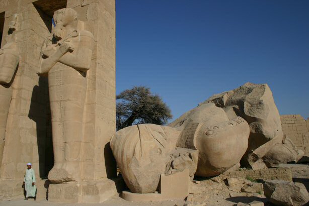 RAMESSEUM - VPI TURISMO - VIAGEM