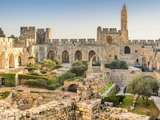JERUSALÉM: QUASE 1 MILHÃO DE HABITANTES