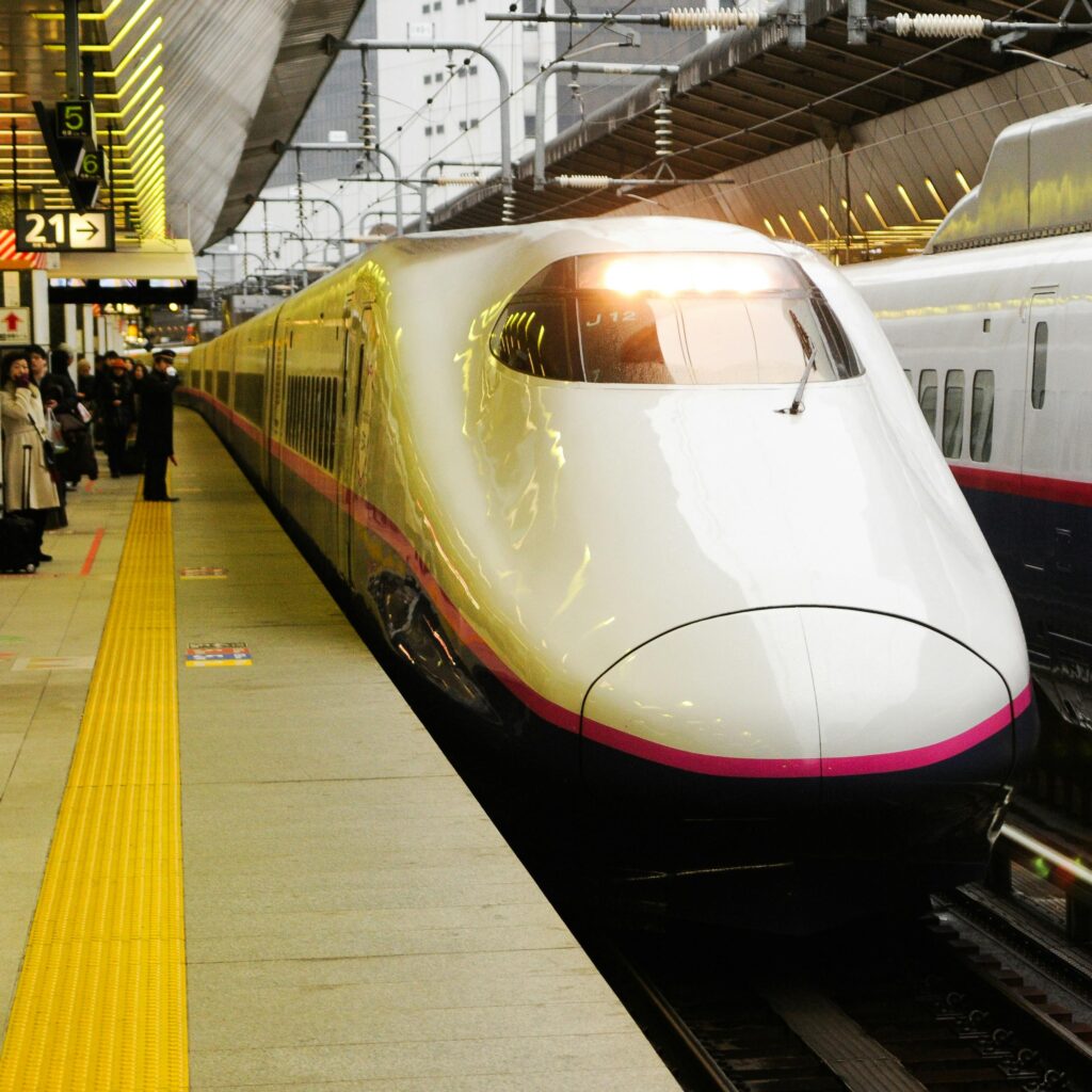 China expande rede de trem-bala e fortalece liderança mundial em transporte ferroviário