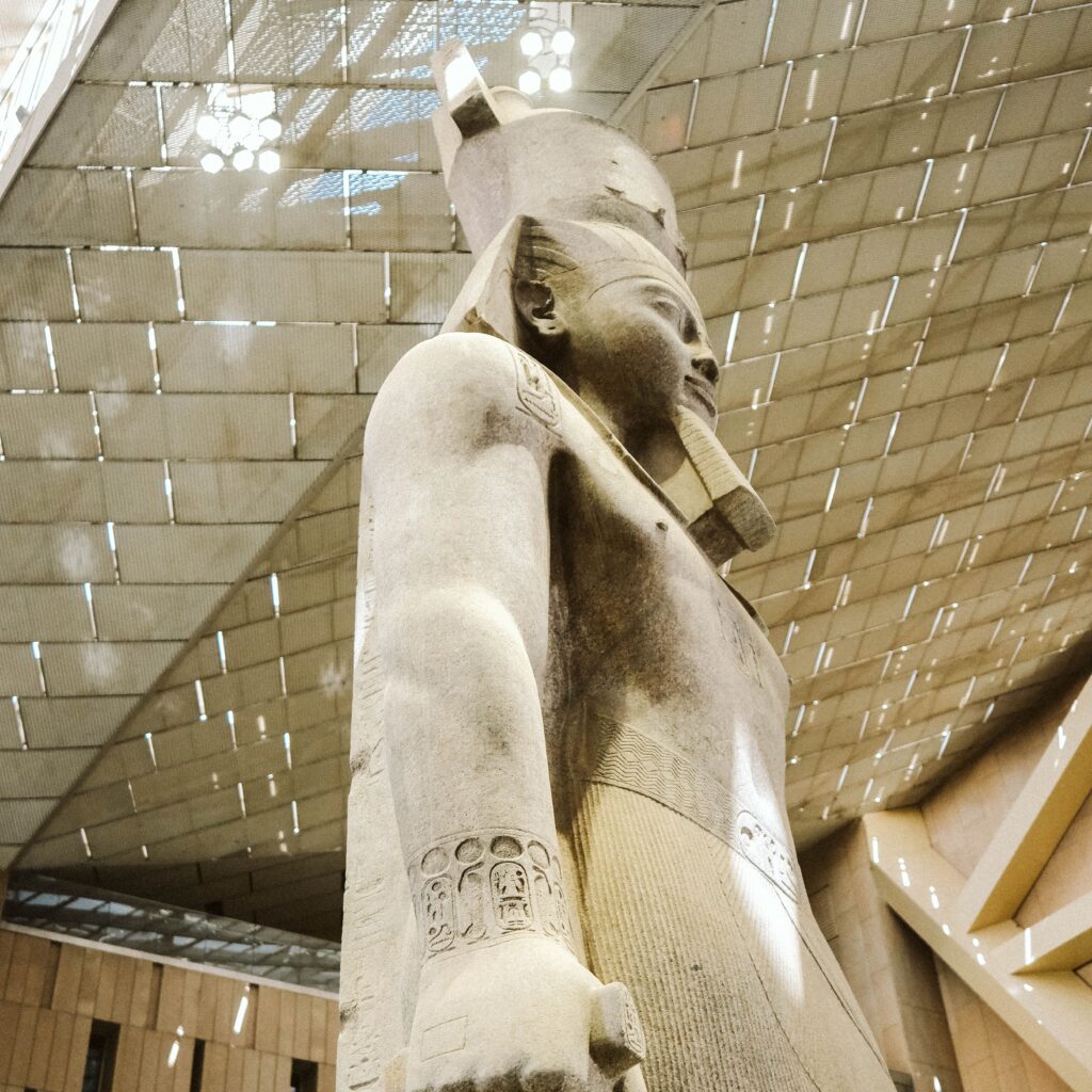 Grande Museu Egípcio: a nova joia do Cairo que está redefinindo a experiência de conhecer o Egito Antigo