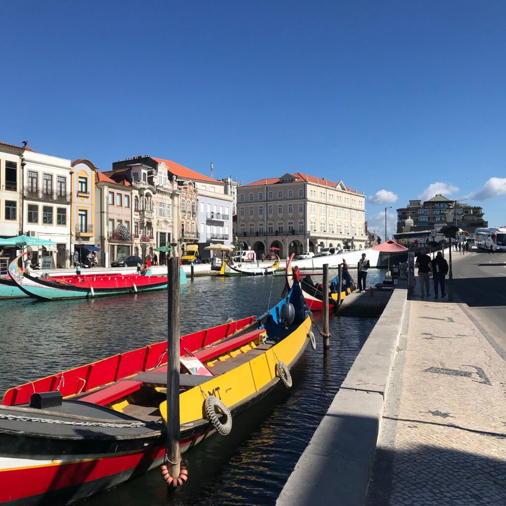 Aveiro: a cidade dos canais que revela o lado mais encantador e autêntico de Portugal